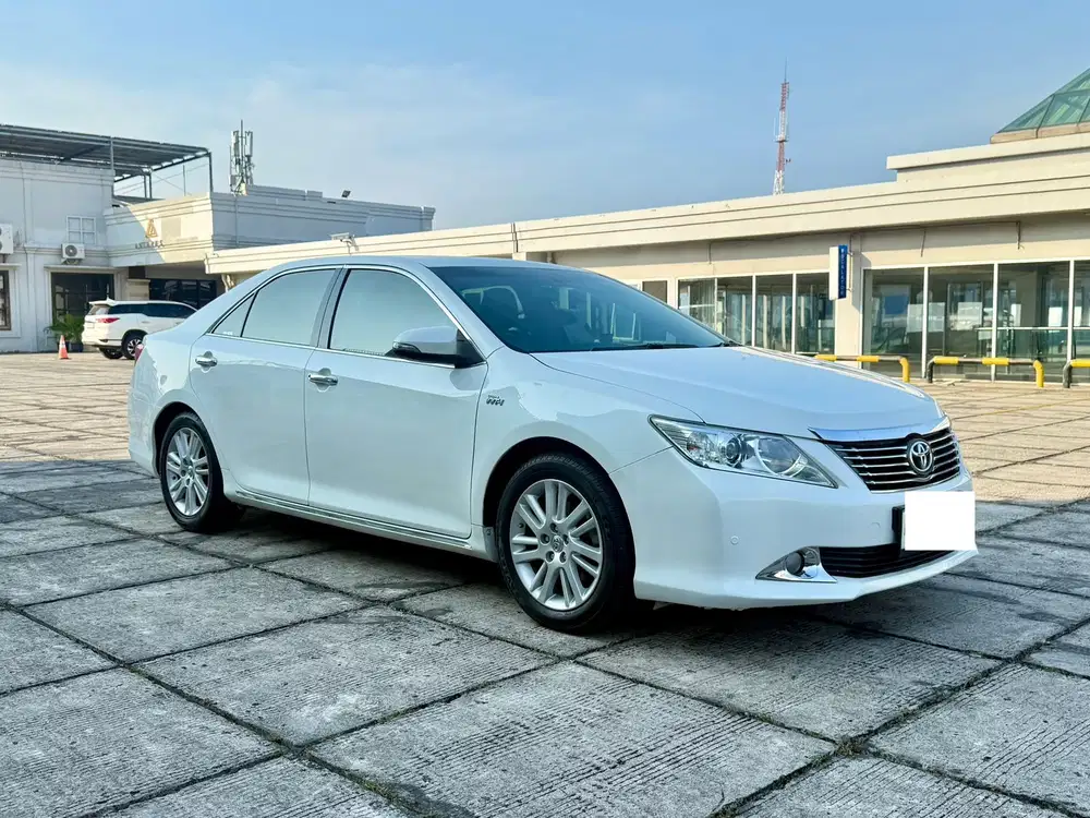TOYOTA CAMRY 2.4 V AT 2013 Bensin