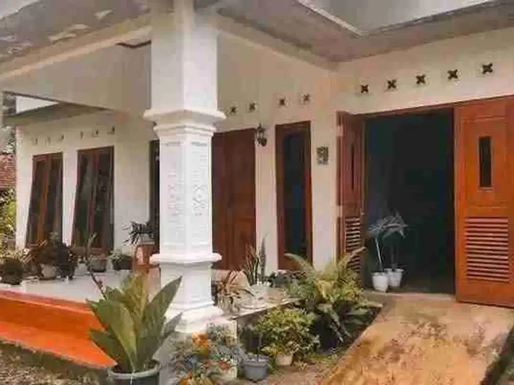 Rumah bagus, Full furnish di Hargobibangun - Pakem, tanah luas, suasana sejuk cocok utk hunian, homestay