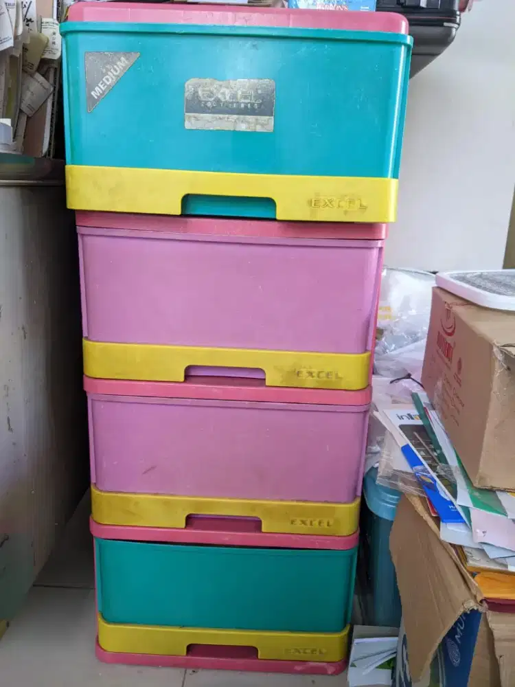 Rak plastik 4 susun lion star