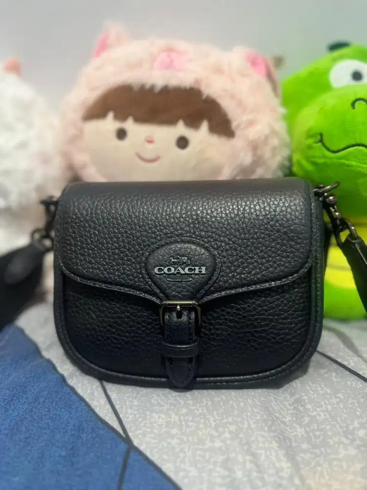 Tas coach shoulder