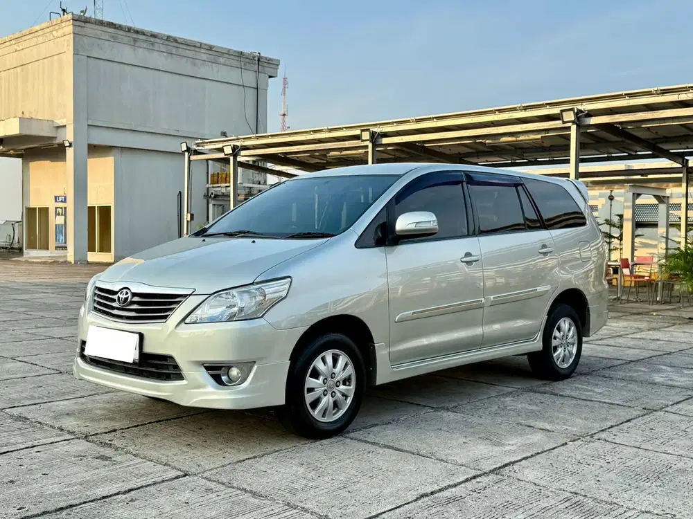 Toyota Kijang Innova 2011 Bensin