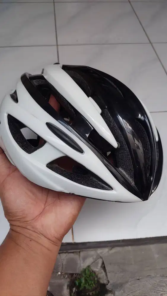 Helm Sepeda Balap Polygon Putih