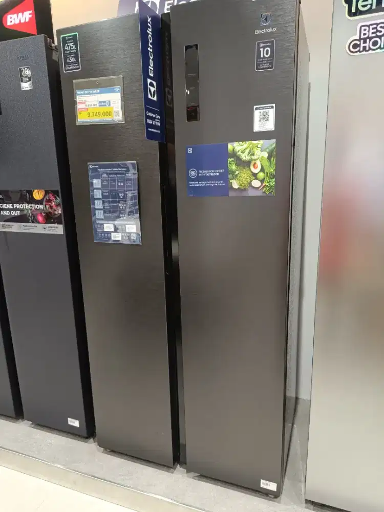 Cukup KTP auto bawa pulang ELECTROLUX REFRIGERATOR SBS 475 L BLACK