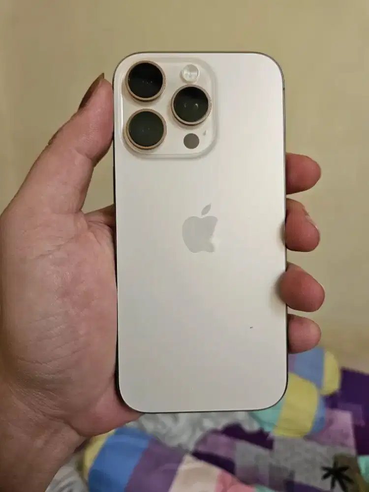 Iphone 16 pro 128 (garansi on feb 2027)