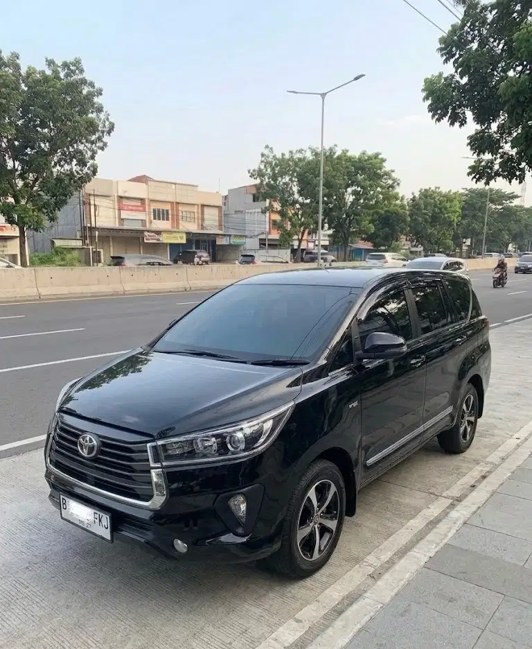Toyota Kijang Innova 2022 Bensin low km