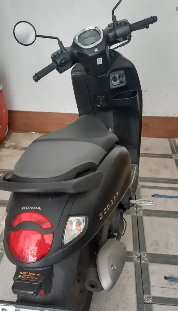 Scoopy prestige keyless warna idaman