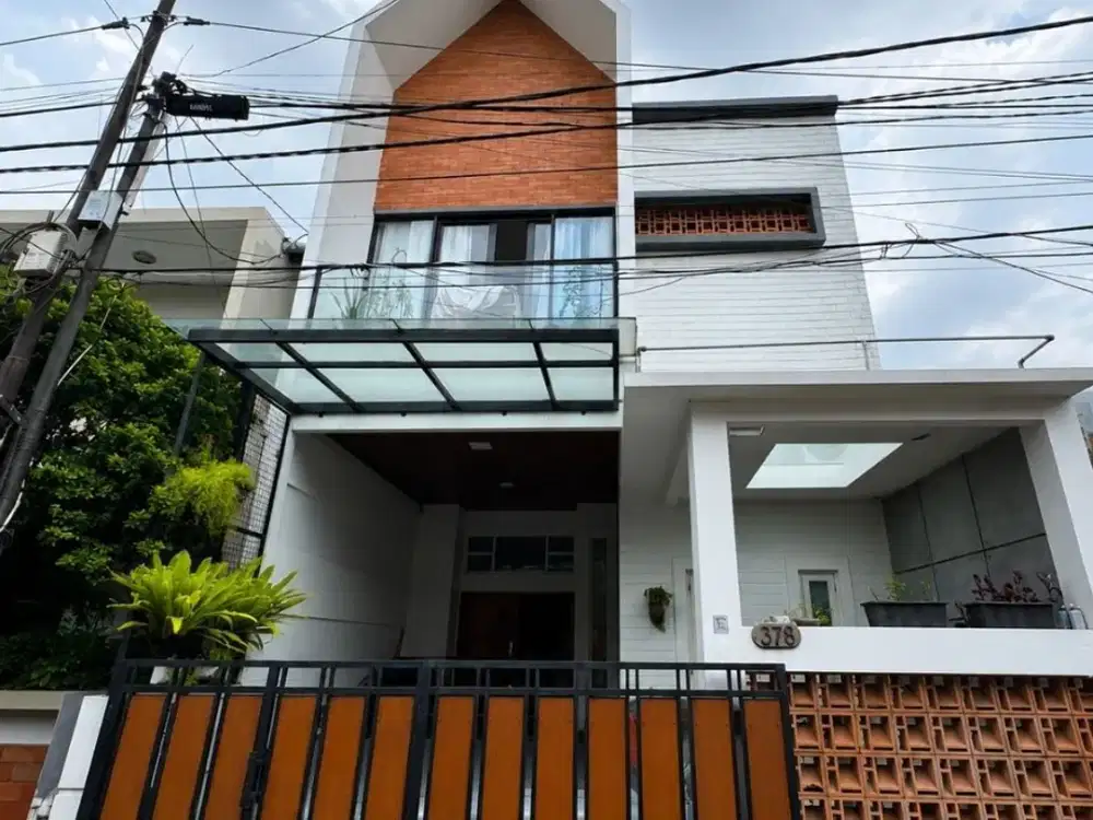 SEMI FURNISHED MURAH !!! 2 lantai siap huni di Pondok Bambu Jakarta Timur