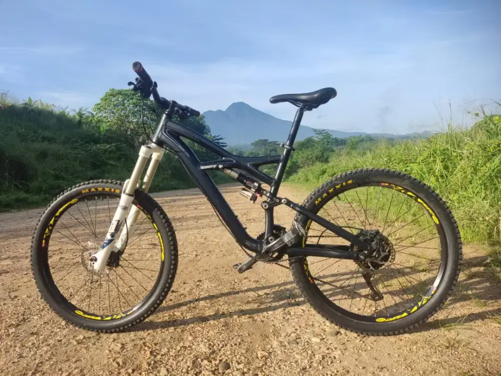 Sepeda MTB spesialed enduro