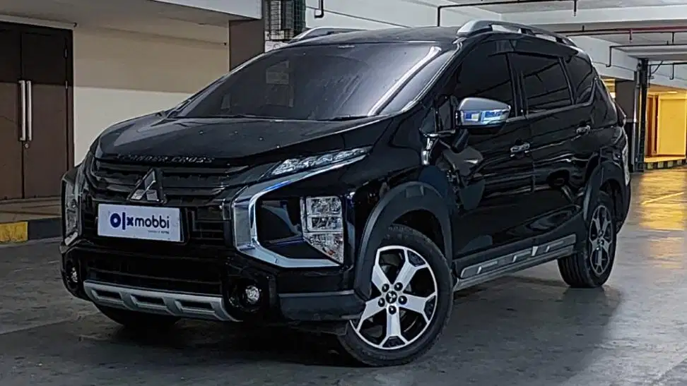 CASH TEMPO!* 0% Bunga Mitsubishi Xpander 1.5 Cross Bensin-AT Hitam