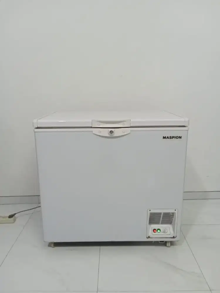 Freezer Box Merk Modena 200 Liter siap pakai murah bandung