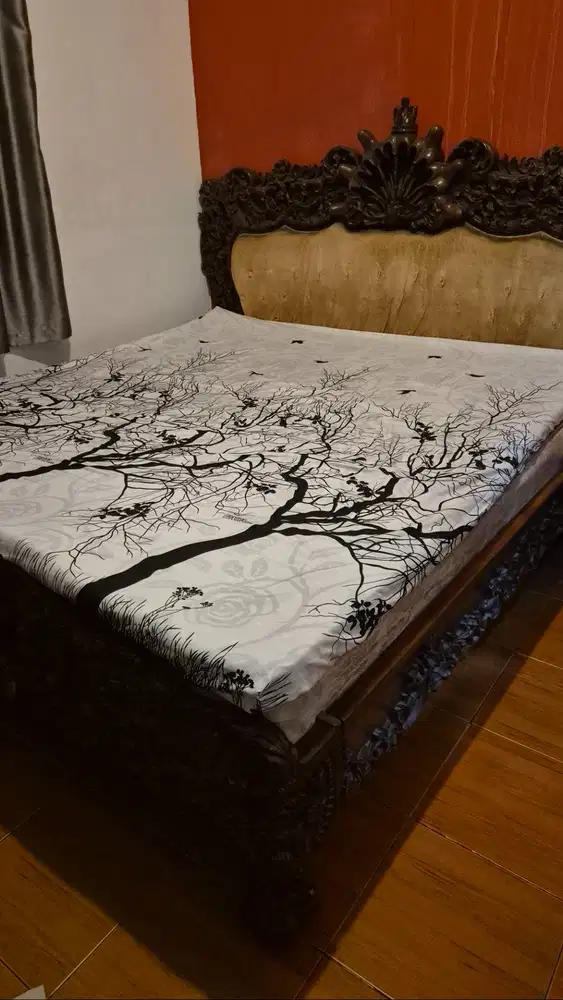 Tempat tidur jati kuno full ukiran