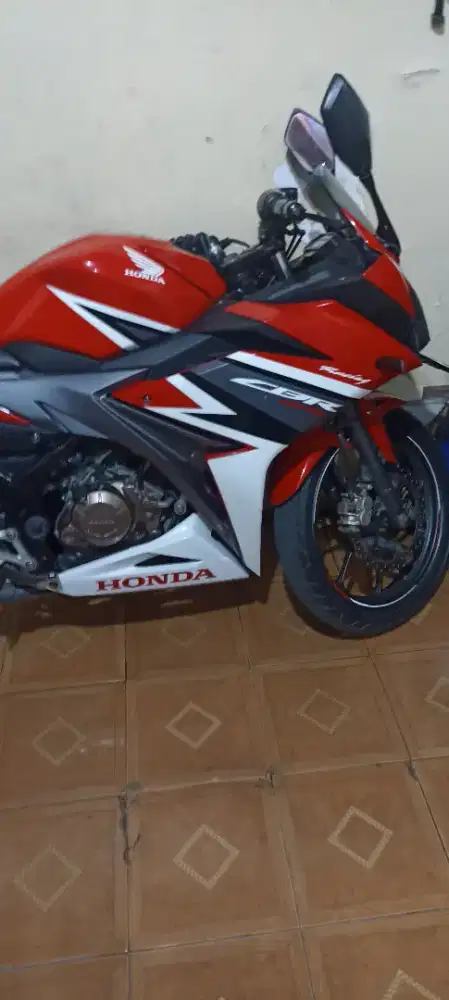 Honda CBR 150 r