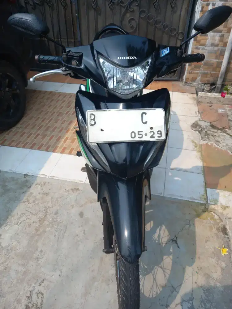 Honda Revo Fit 2014 Hitam - Hijau