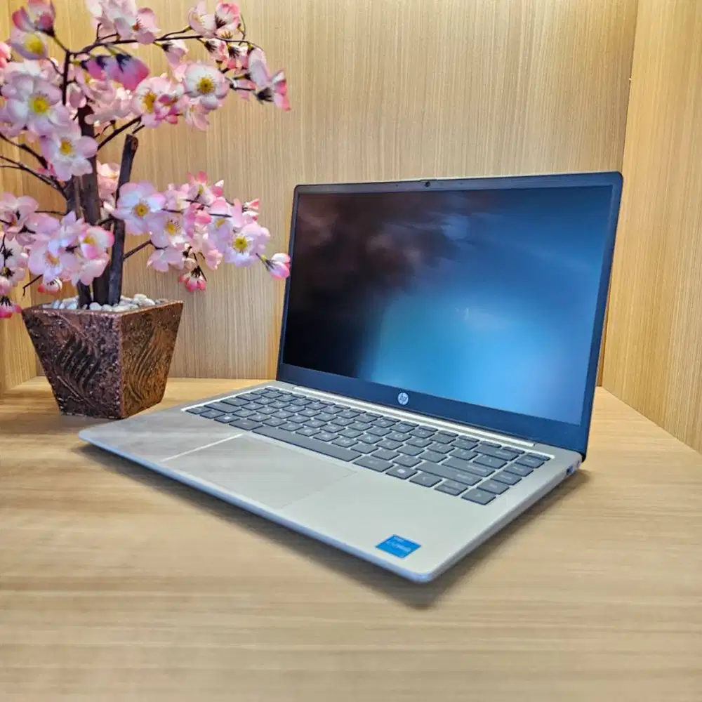 Laptop HP 14 EP0321TU Intel Core i3 1315U 8GB SSD 512GB