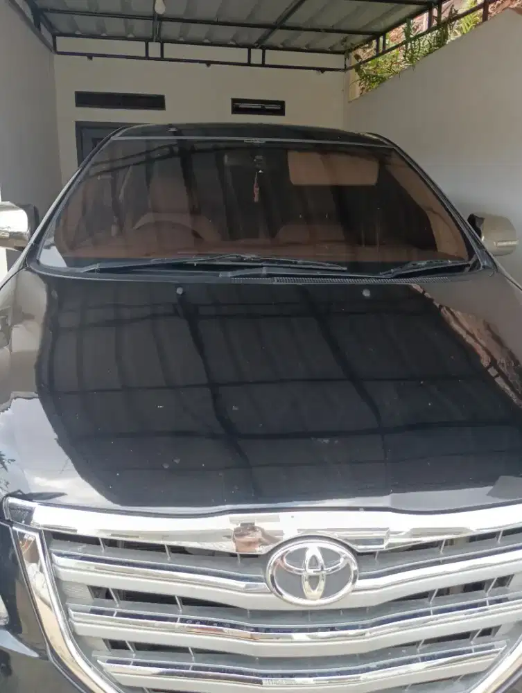 Toyota Kijang Innova type V 2010 matic bensin