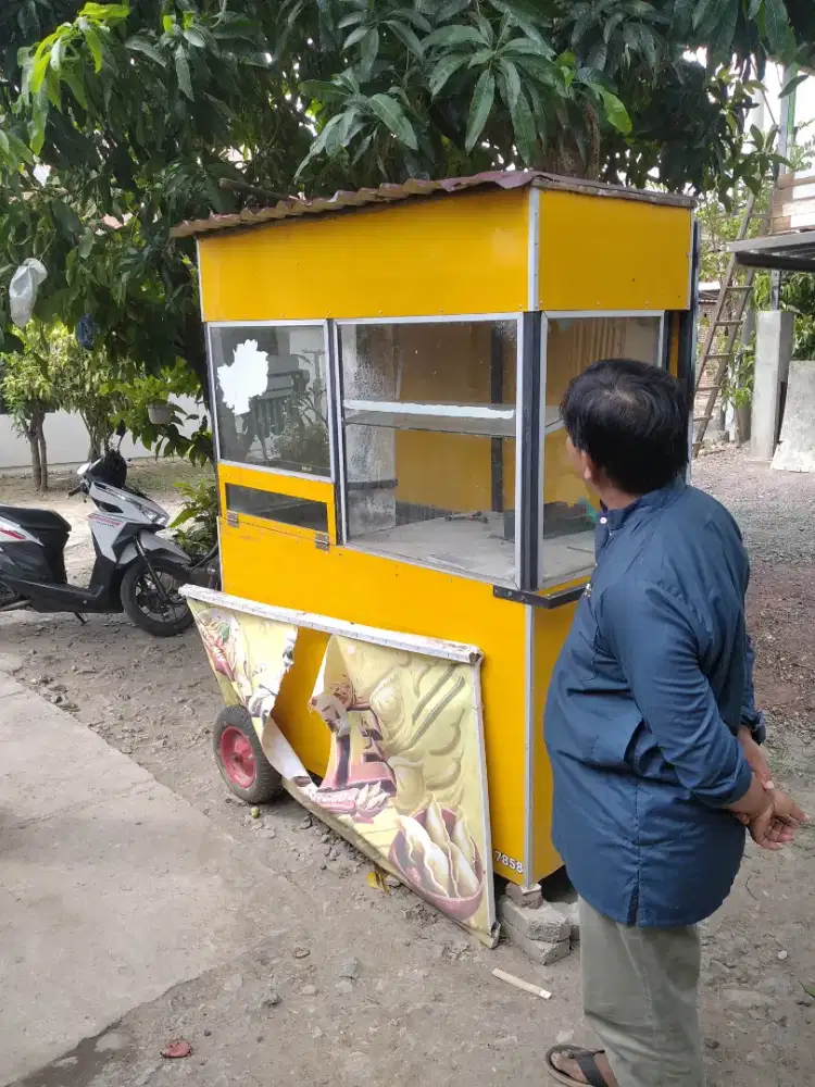 Gerbak jualan serba bisa