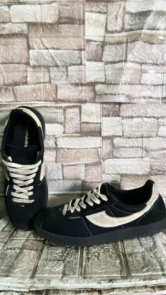 Jual murah sepatu compass tribune shadow
