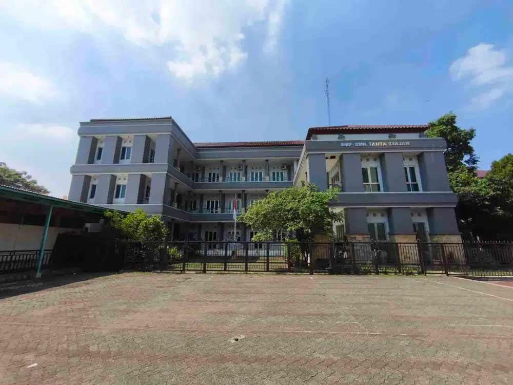 Dijual/ Disewakan Gedung Komersial Strategis Sultan Agung Bekasi Pinggir Jalan Raya