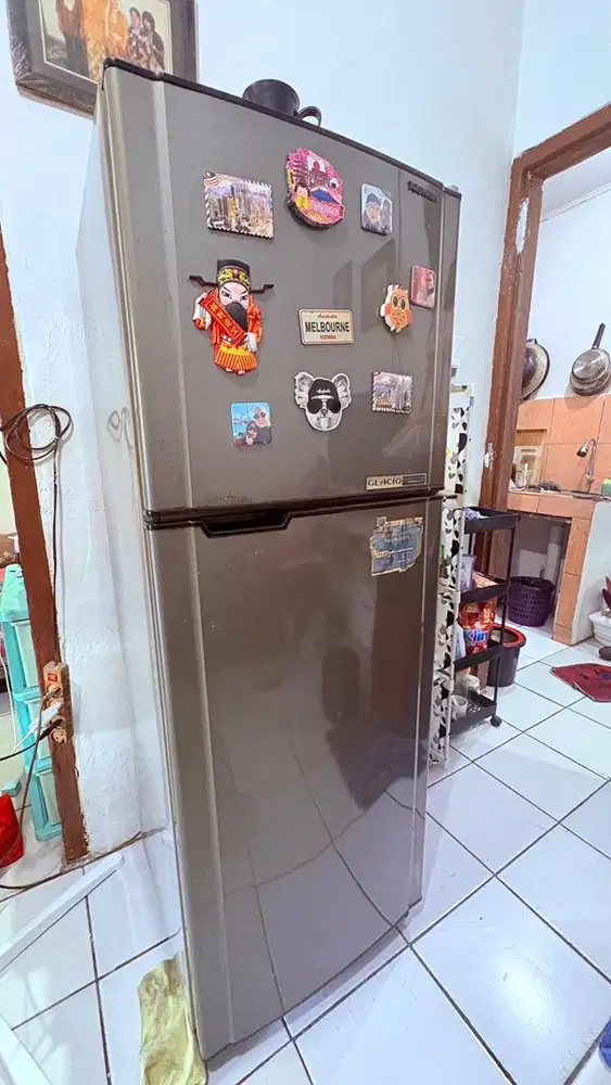 Kulkas 2 pintu toshiba