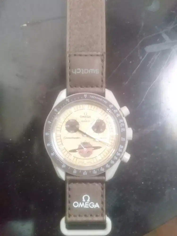 Jam tangan omega x swhach
