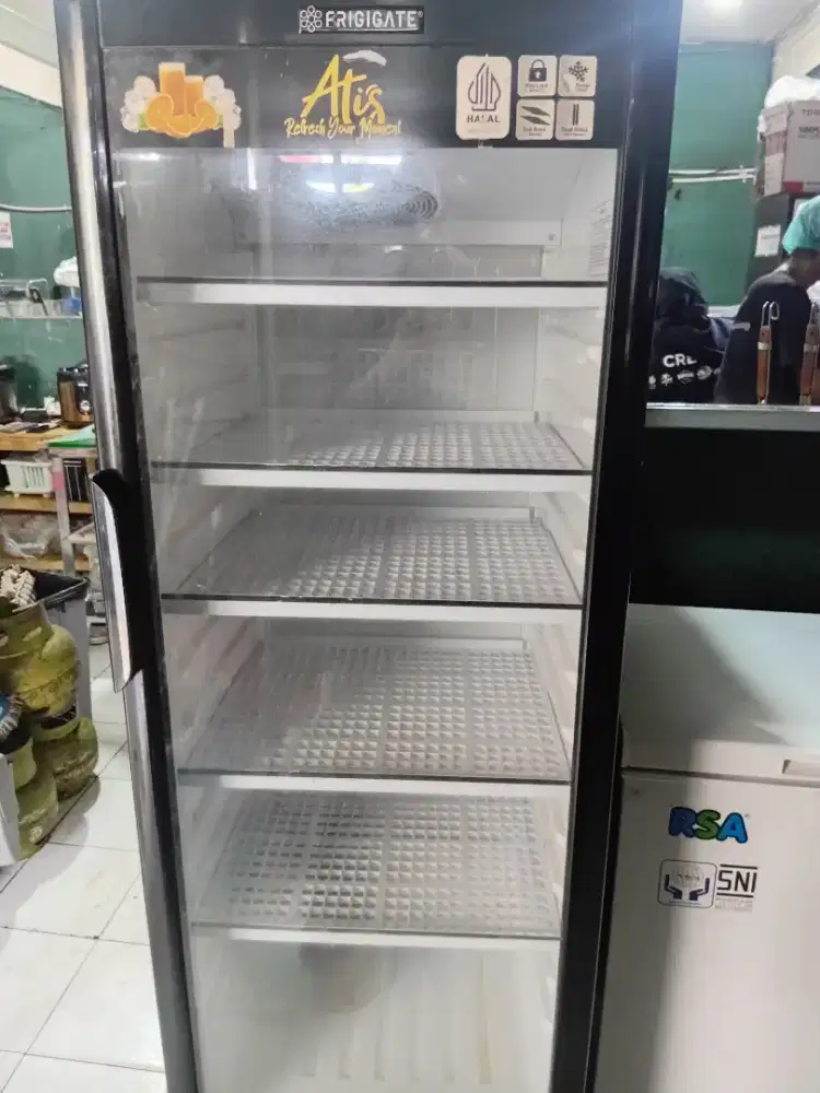 Jual showcase bekas