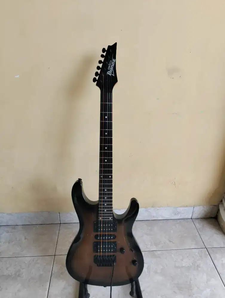 Gitar Listrik IbaneZ Gio GS270