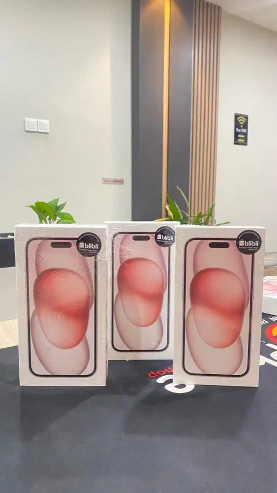 brand new 15 128gb pink