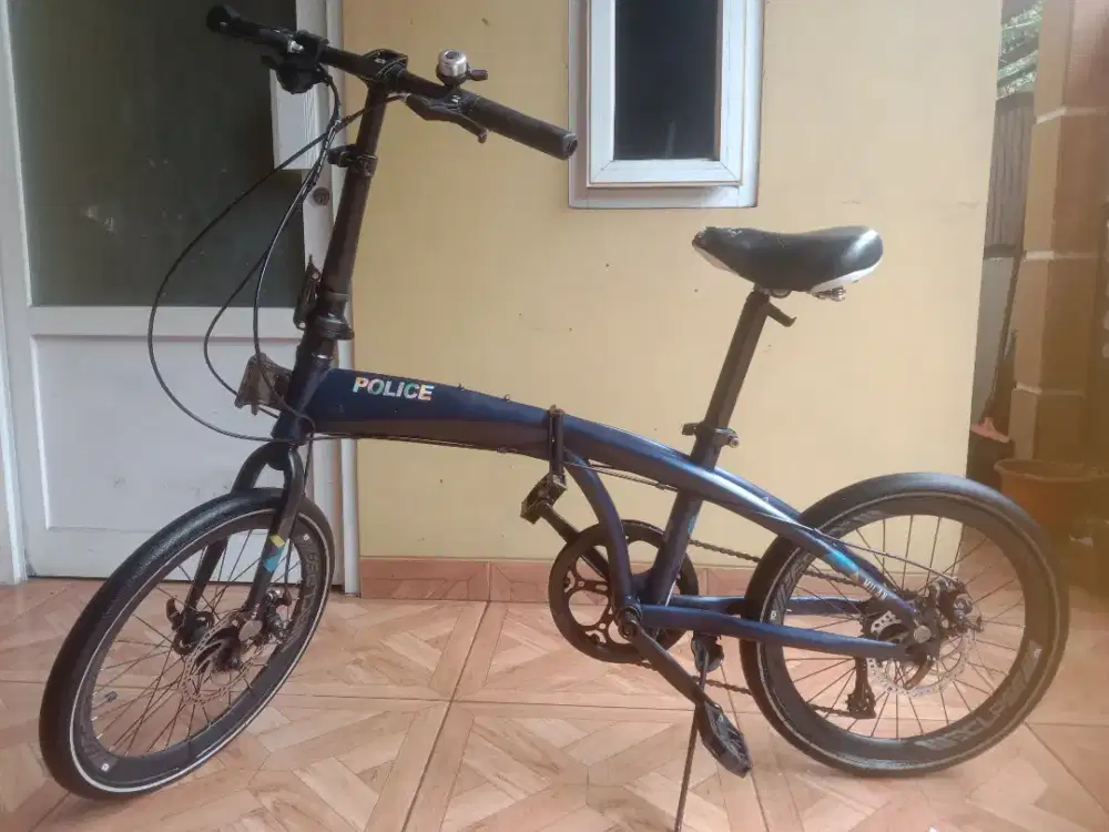 Sepeda Lipat Police Milan