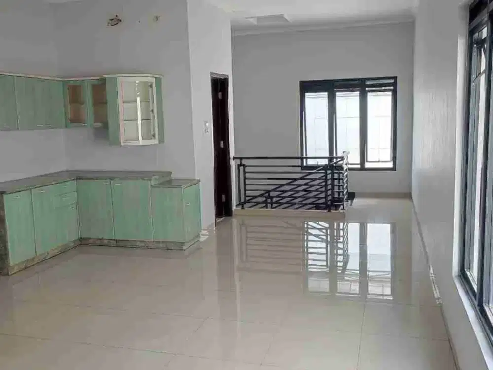 Dijual Ruko 2 lt Siap Pakai di TKI 3 Taman Kopo Indah 3
