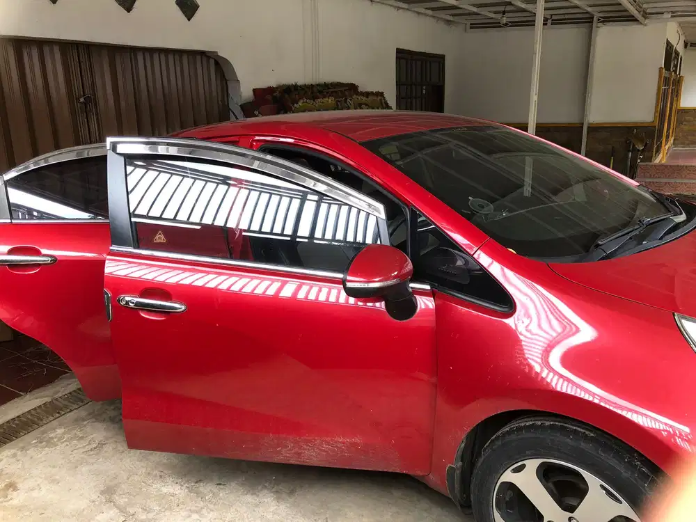 Mobil Murah Kia Rio 2012 Bensin