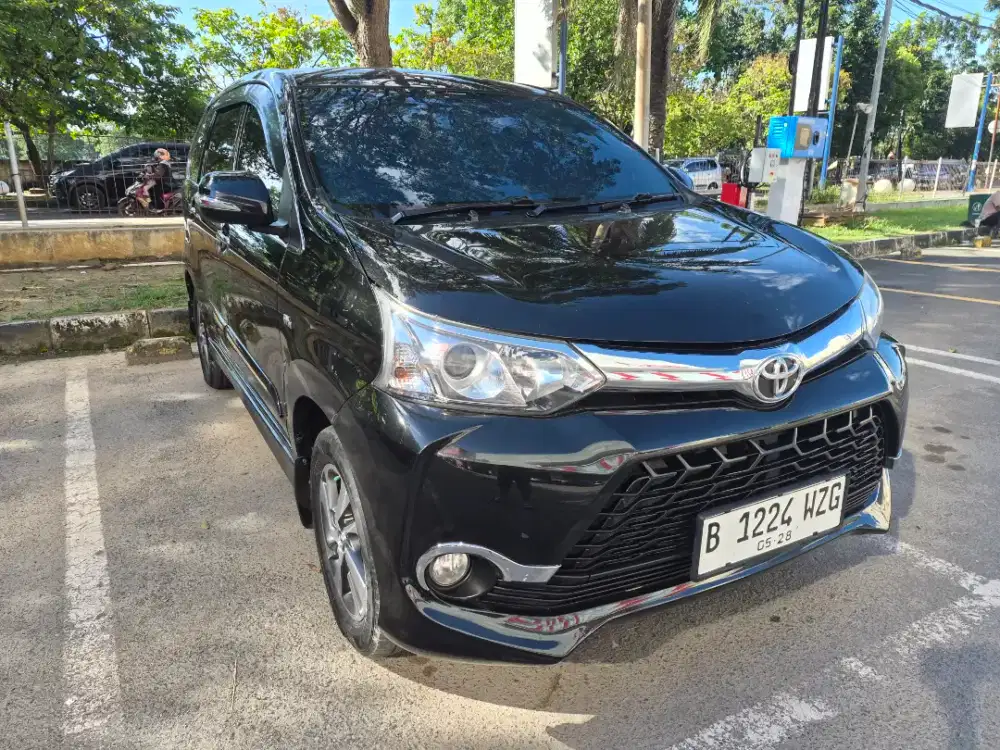 TOYOTA AVANZA VELOZ 1.5 AT