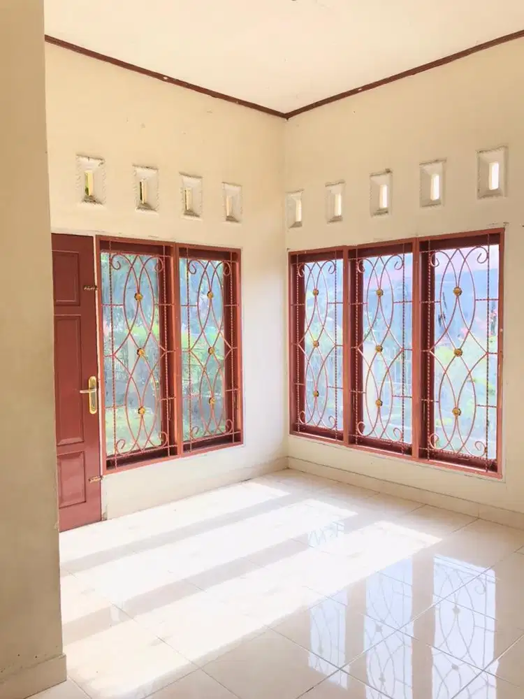 DI SEWAKAN RUMAH COCOK DIJADIKAN BASECAMP KANTOR / PERKANTORAN
