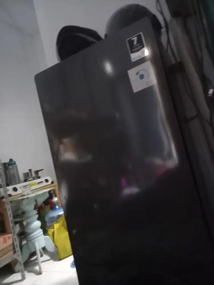 Kulkas aqua masih gress 1 pintu
