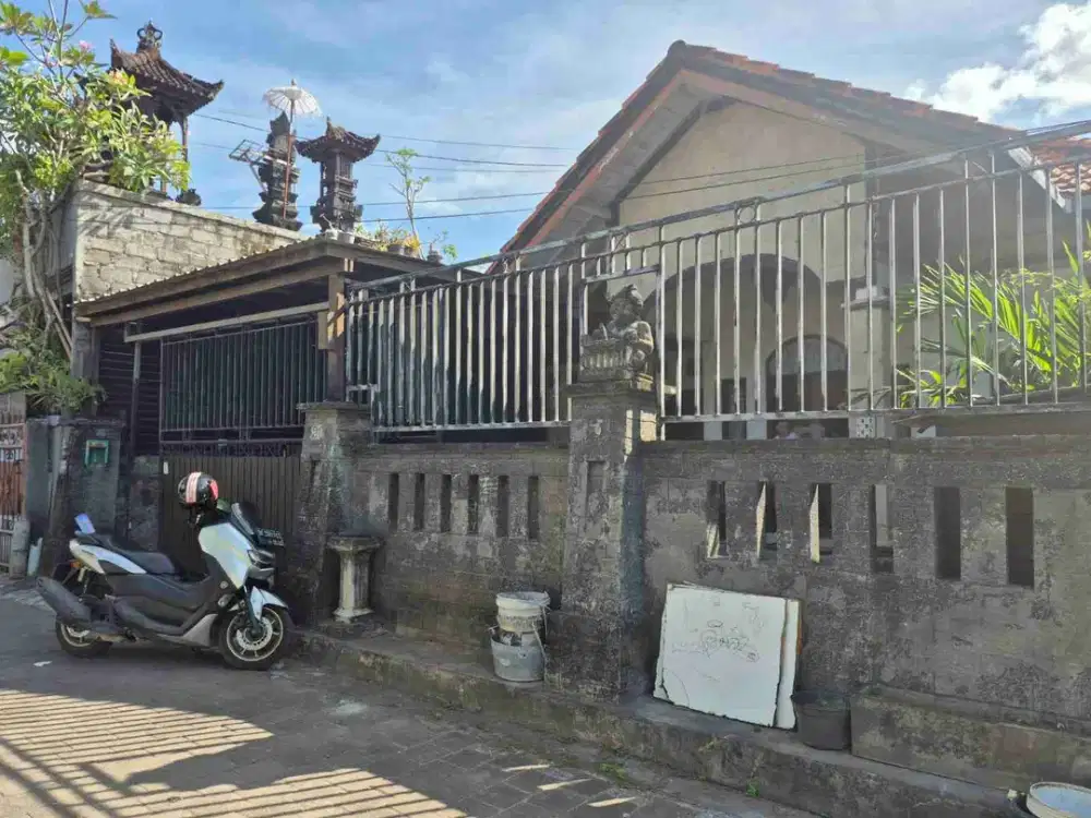 Rumah di Perumahan Sari Jimbaran Jalan Taman Baruna