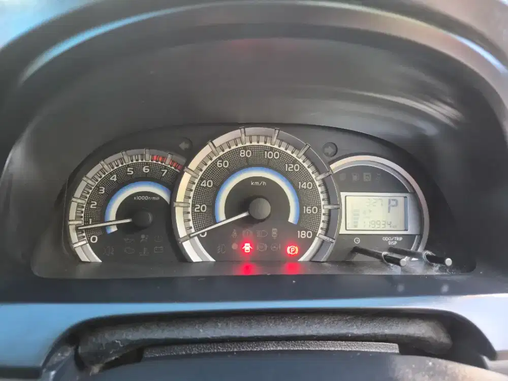 TOYOTA AVANZA VELOZ 1.5 AT