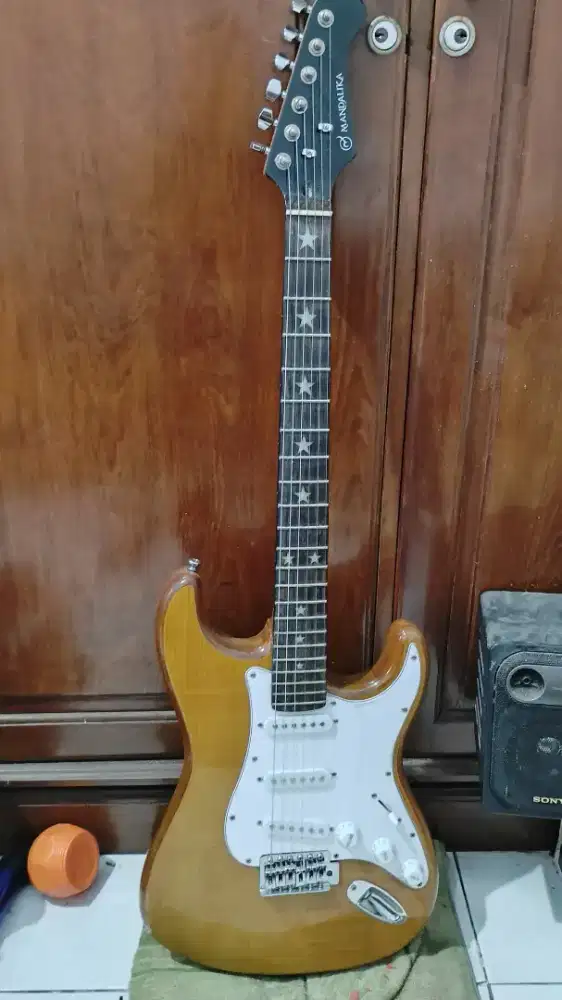 Gitar electric stratocaster