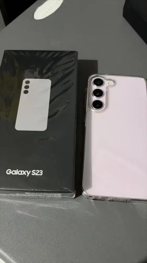 Dijual samsung S23 BASIC LAVENDER . Mulus . Hp jarang di pake .
