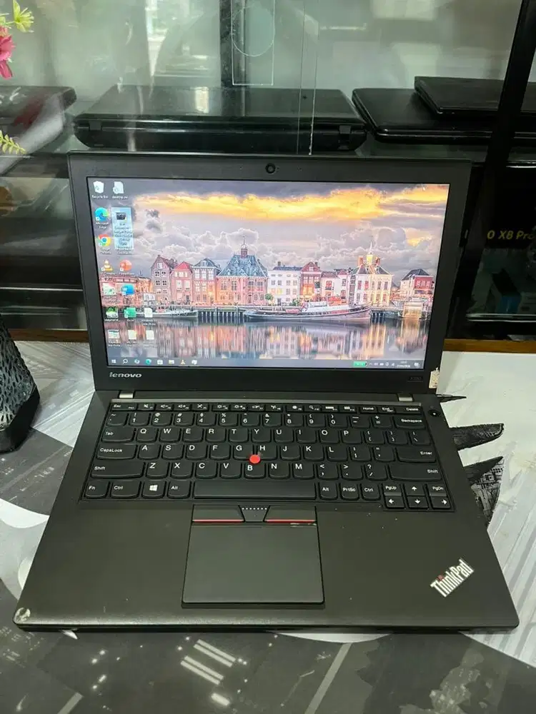 Thinkpad X250 ssd128 ram8 win10 normal