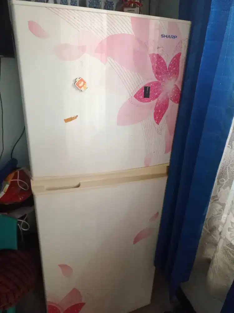 Kulkas 2 pintu merk sharp