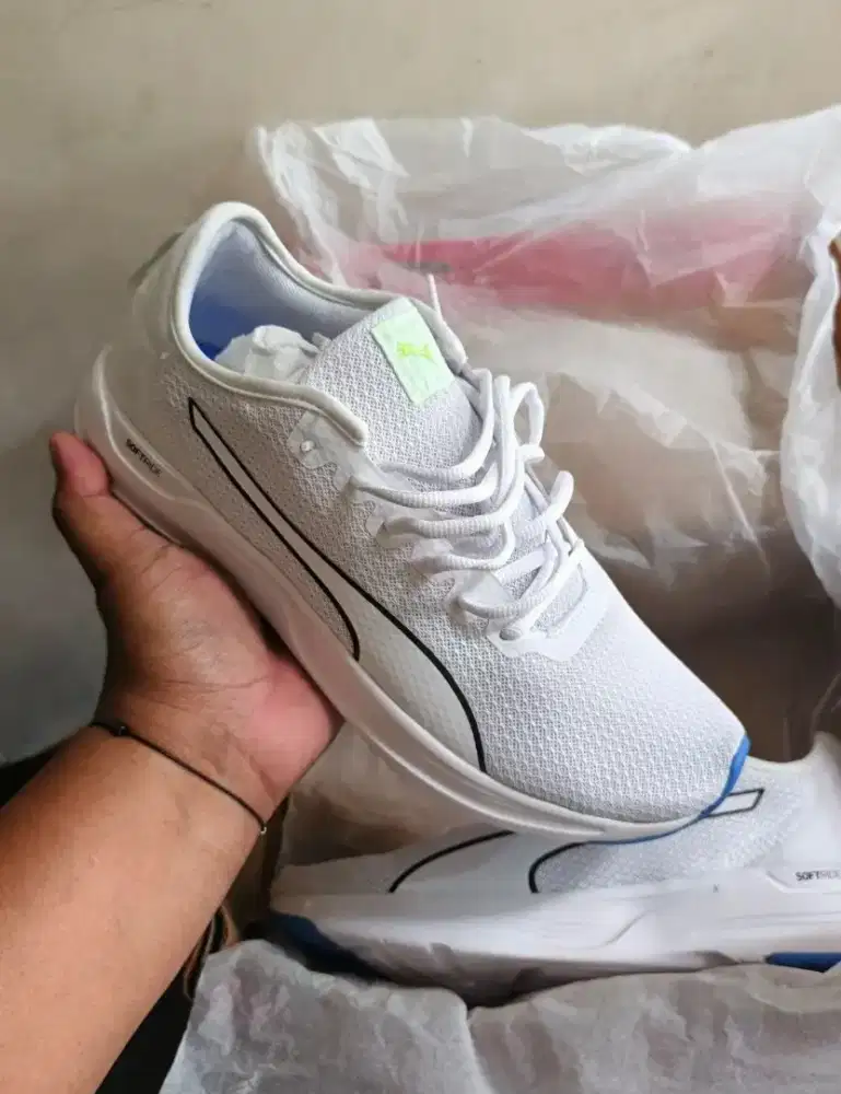 Sepatu original Puma eccent