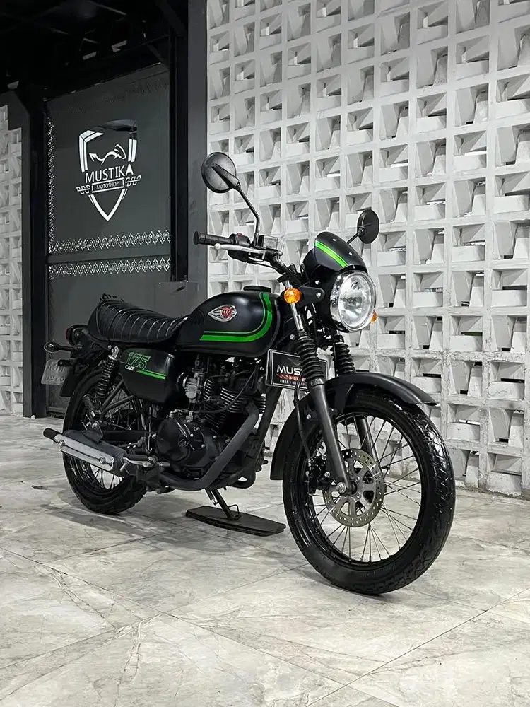 Kawasaki w175 cafe
