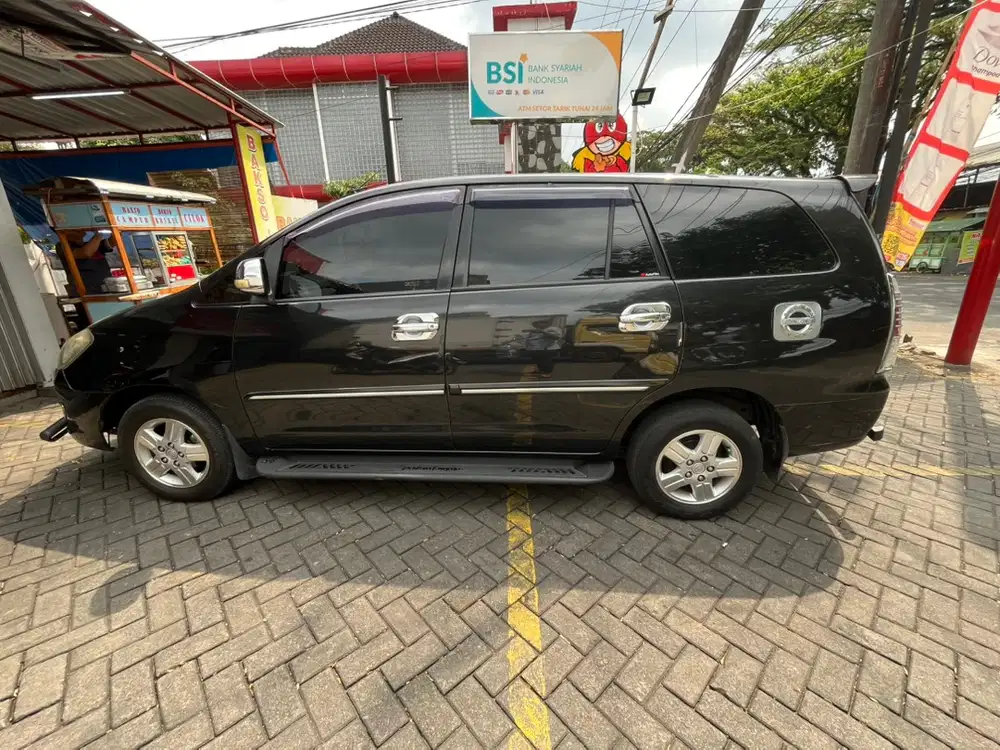 Toyota Kijang Innova 2005 Bensin