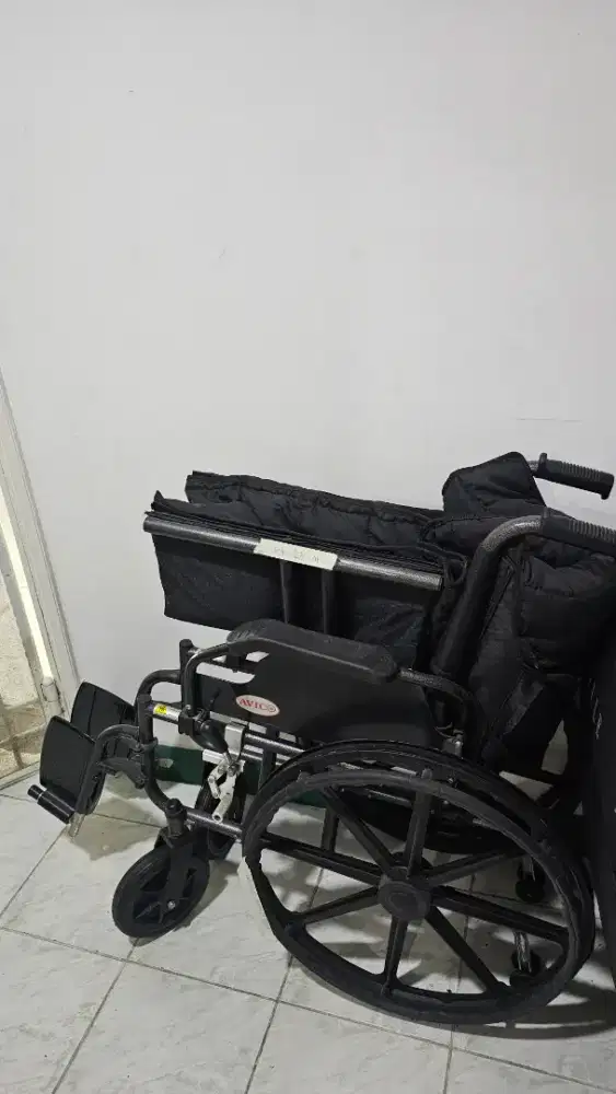 Jual kursi roda bekas, uk besar, mall/rumah sakit