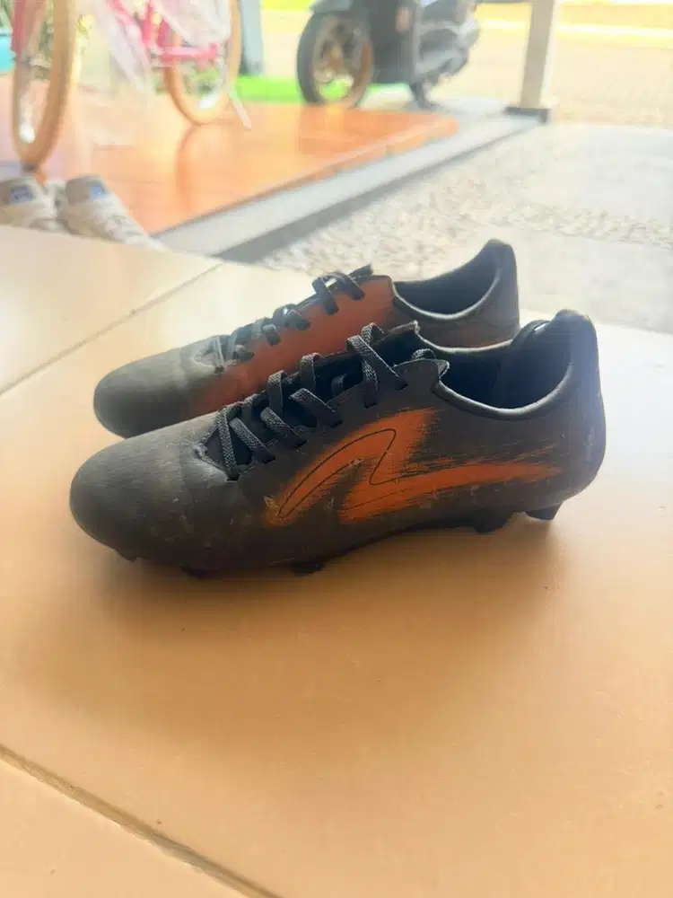 Sepatu bola anak jr specs accelelator