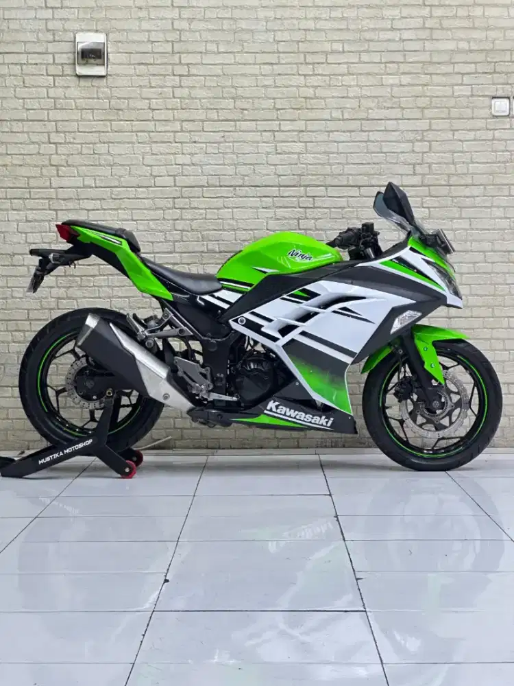 HARTA KARUN! KAWASAKI NINJA 250 FI ANNIVERSARY - WULAN MUSTIKA KEPUH
