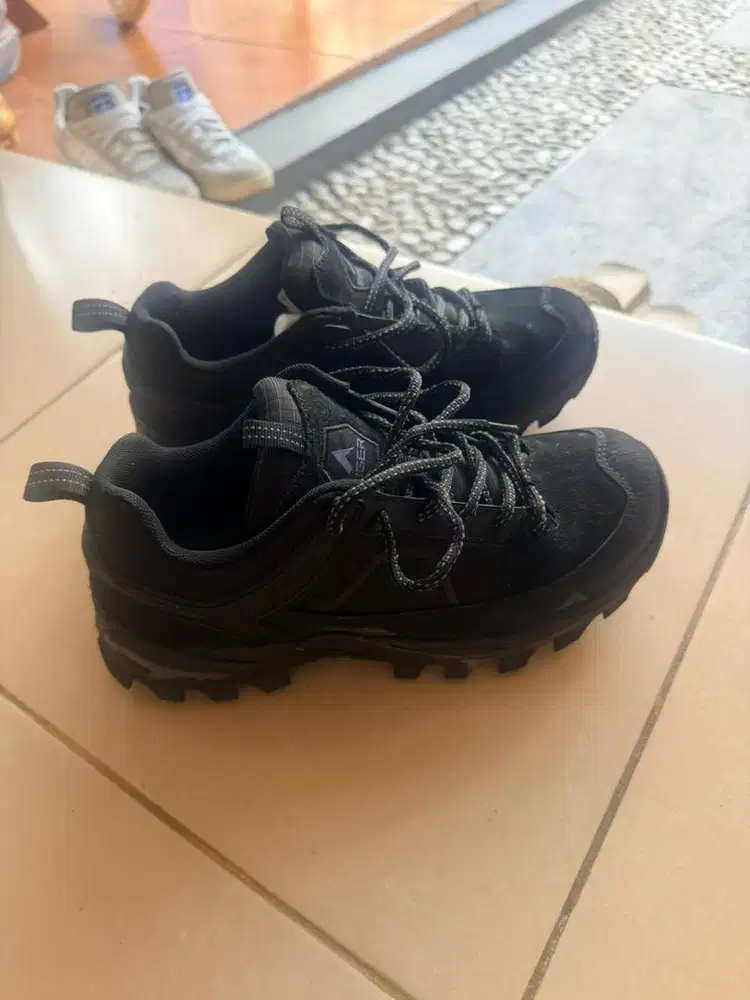 Sepatu tracking eiger tiger claw 2