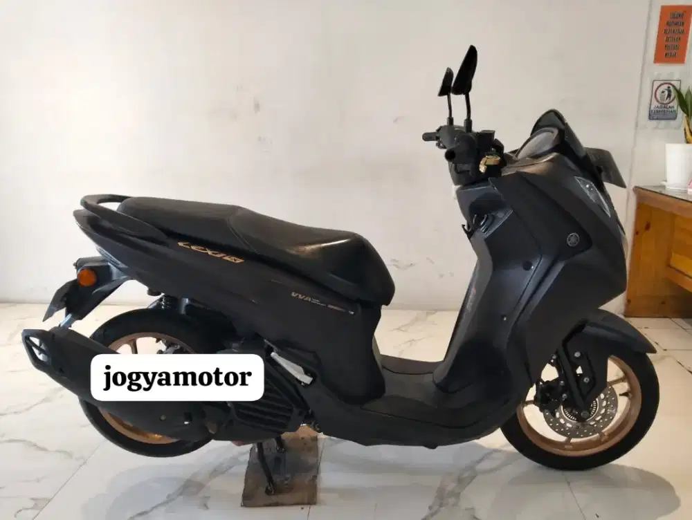 3 - Yamaha Lexi LX 155 S 2024