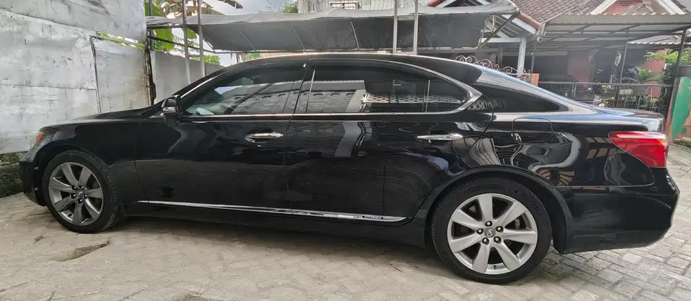 Lexus LS600hL 2010 Hybrid
