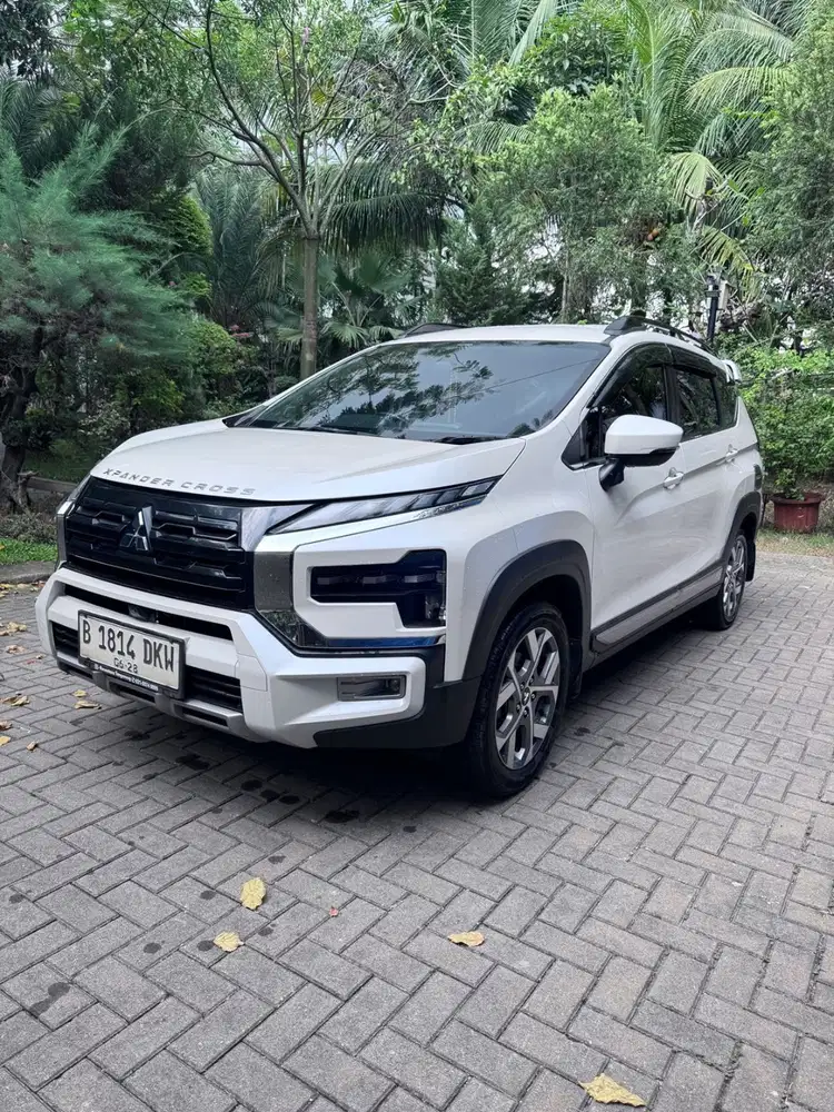 Mitsubishi Xpander Cross Putih Pearl White 2022