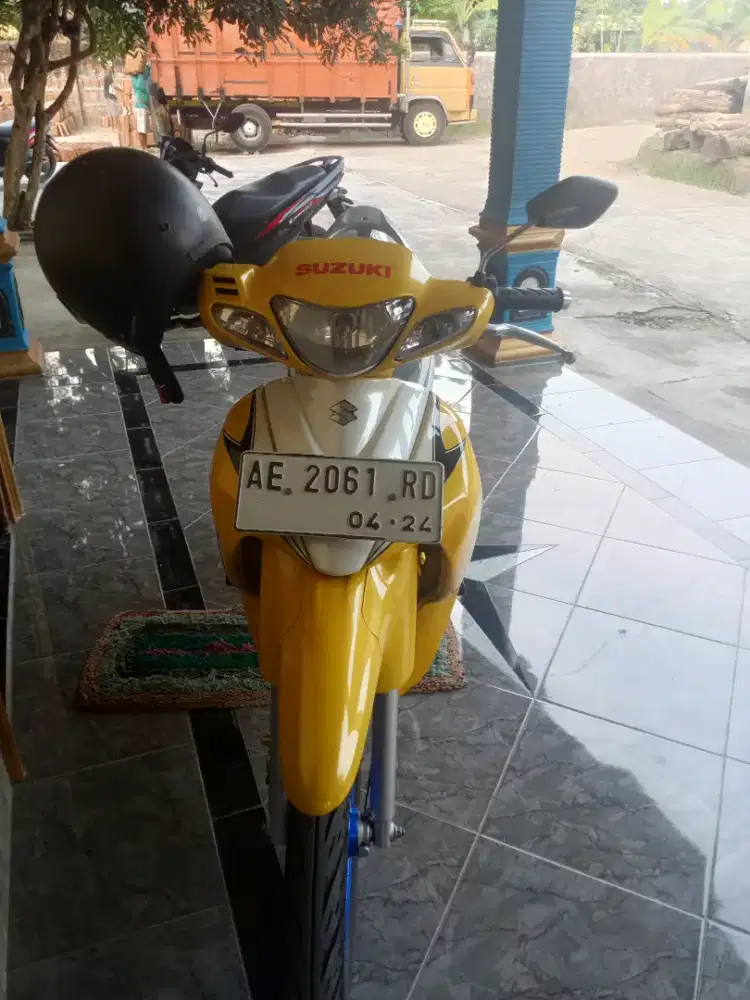 Suzuki Satria R 120 2 Tak Warna Kuning Modif Velg Biru Mesin Sehat